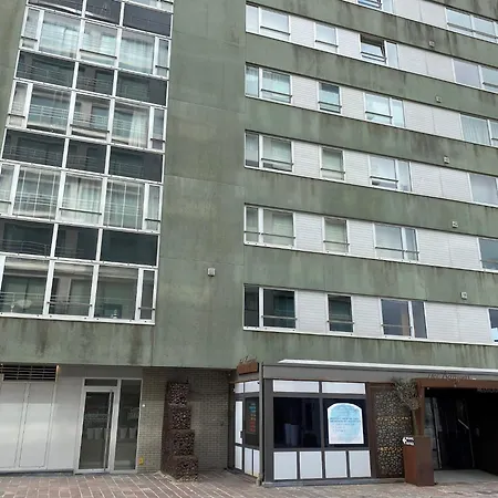 In By Sandy Beaches Nieuwpoort