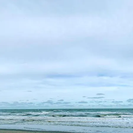 Apartament In By Sandy Beaches