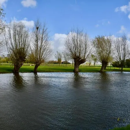 In By Sandy Beaches Apartament