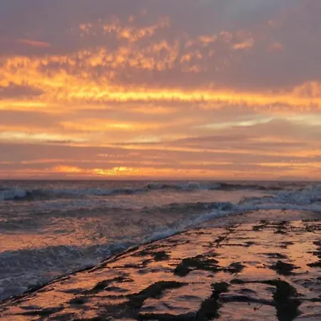 In By Sandy Beaches * Nieuwpoort